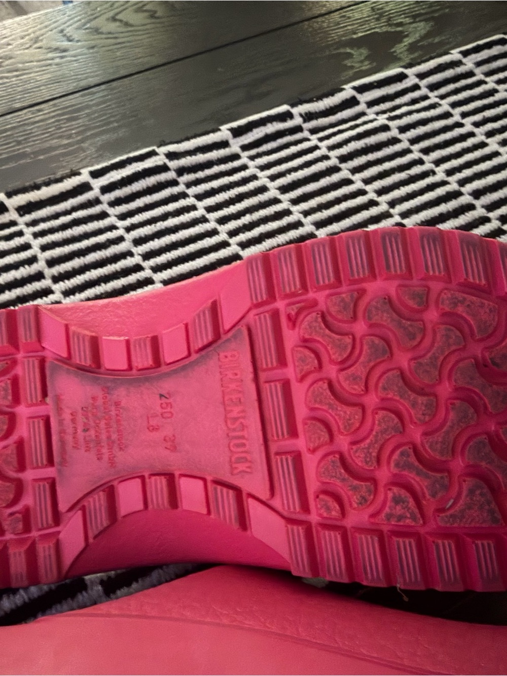 Birkenstock Super-Birki clogs in the vibrant Raspberry Sorbet size 8 - Picture 10 of 12